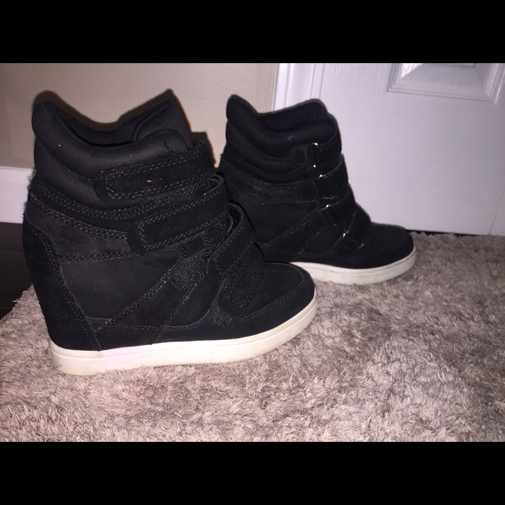 Sneaker wedges