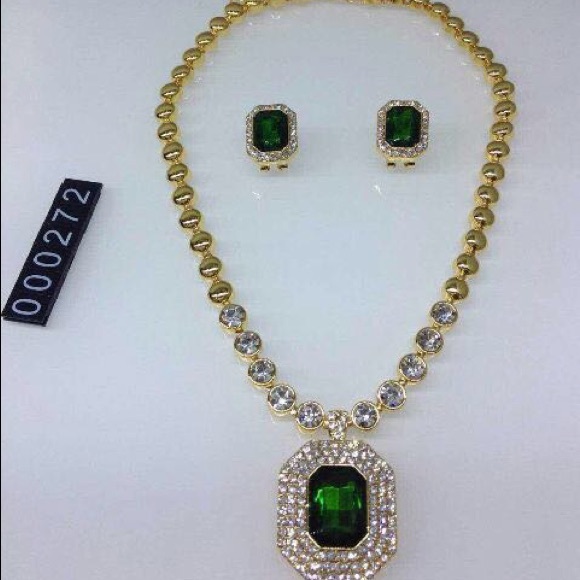 Lovely necklace set . - Picture 1 of 4