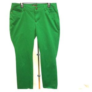 Dana Buchanan jeans in size 16 - color green