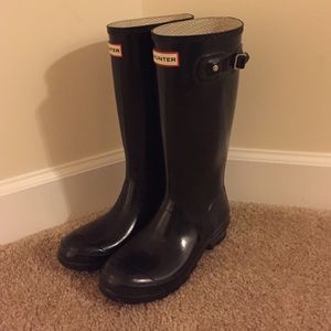 Hunter black glossy boots