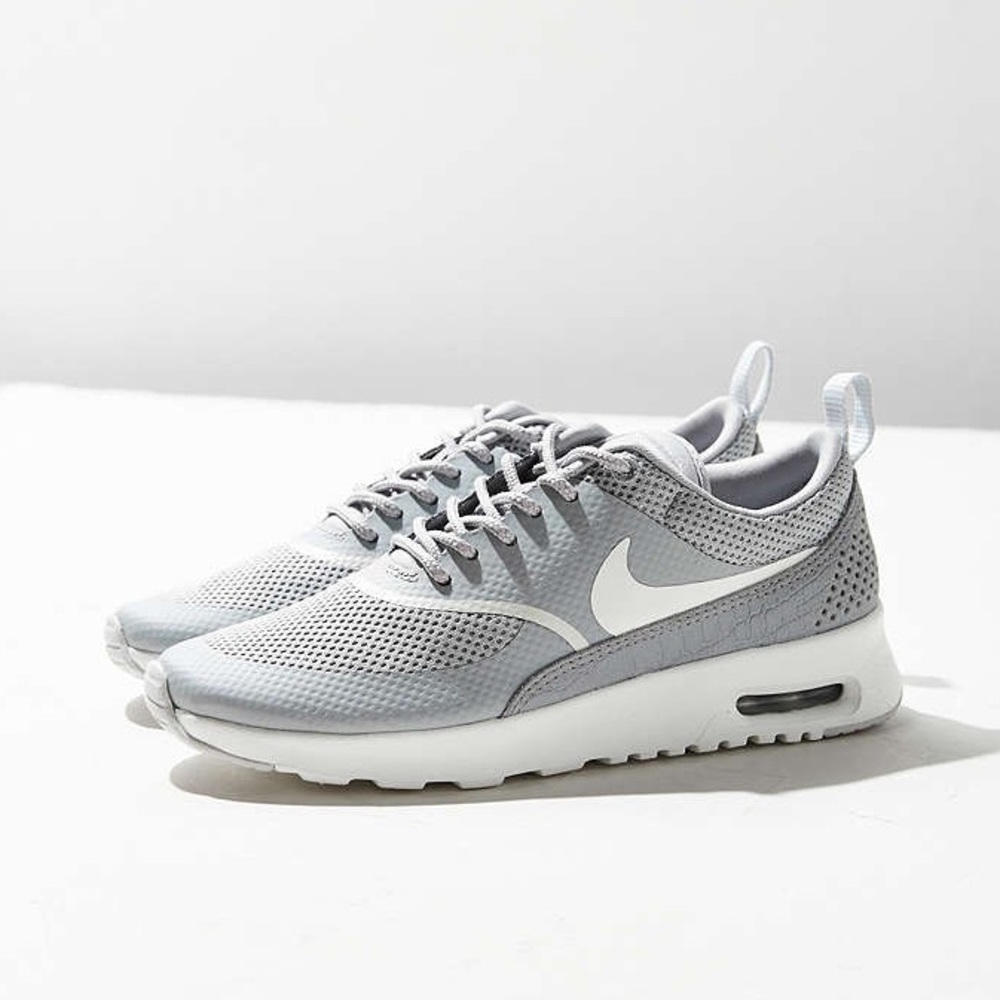 ๐HP๐ NIKE AIR MAX THEA MATTE SILVER NEW IN BOX - Picture 3 of 6