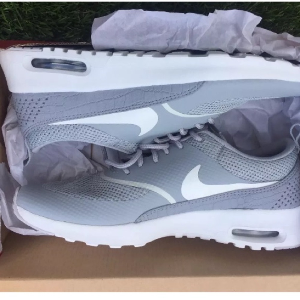๐HP๐ NIKE AIR MAX THEA MATTE SILVER NEW IN BOX - Picture 5 of 6