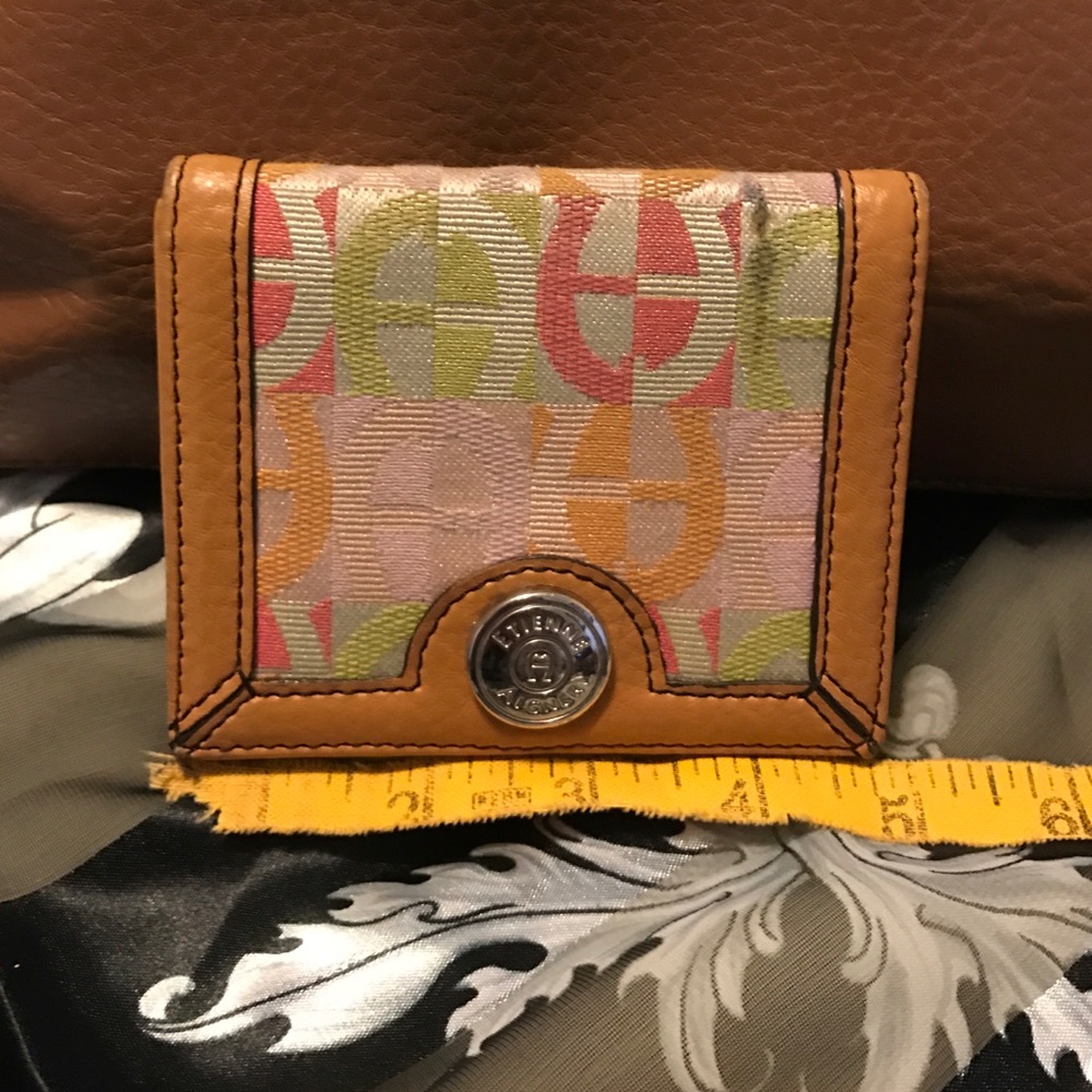 Sale 🎉🎉So cute Etienne Aigner trifold wallet