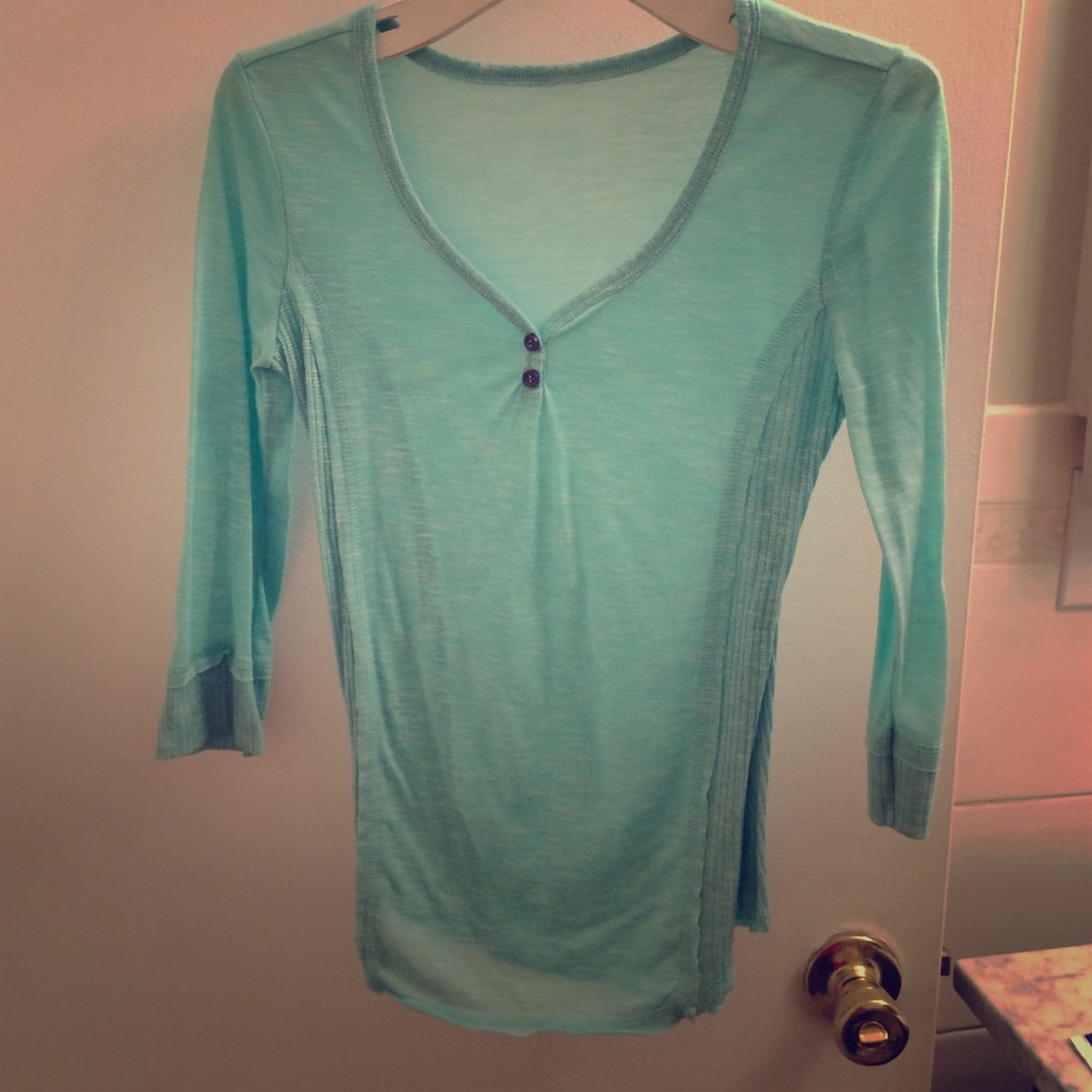 Teal quarter sleeve tee