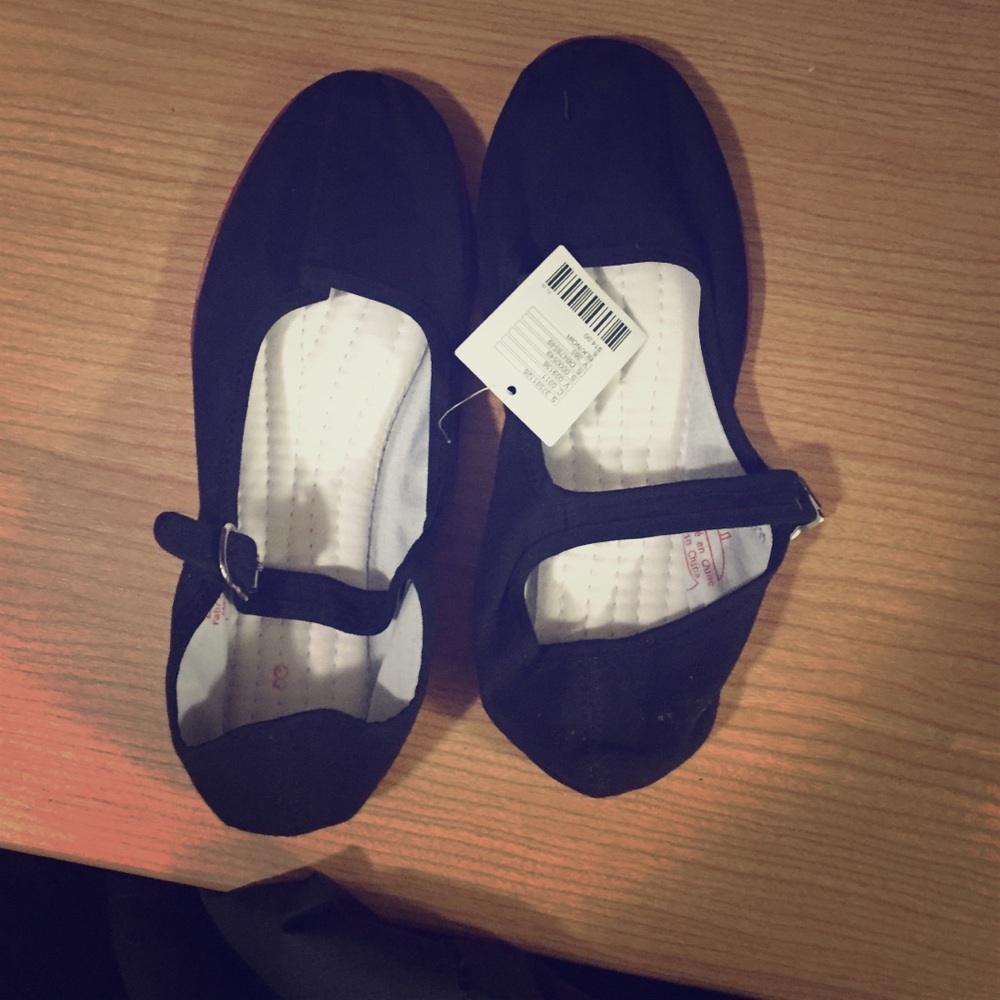 NWT Urban Outfitters Size 8 Mary Janes