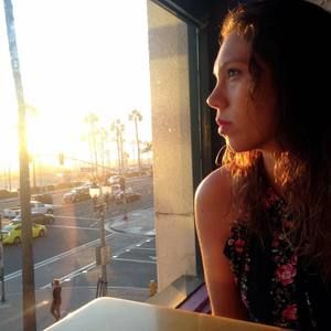 Meet your Posher, Crystal