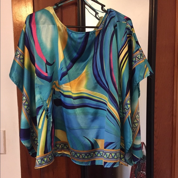 Top - Picture 2 of 2