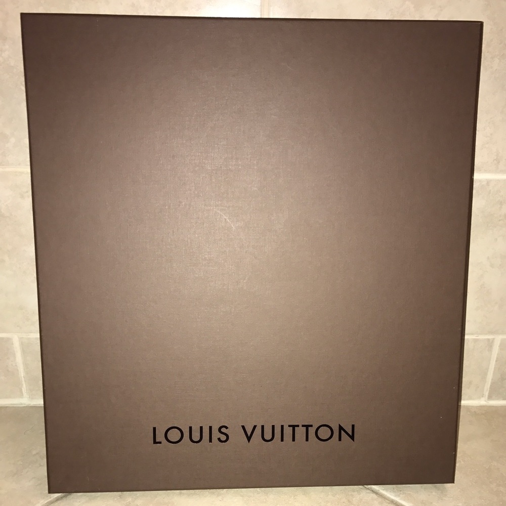 Louis Vuitton box