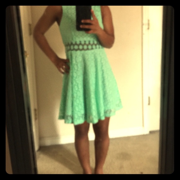 MINT GREEN DRESS 👗 😘 - Picture 3 of 4