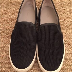 Vince Blair slip on sneaker, size 7