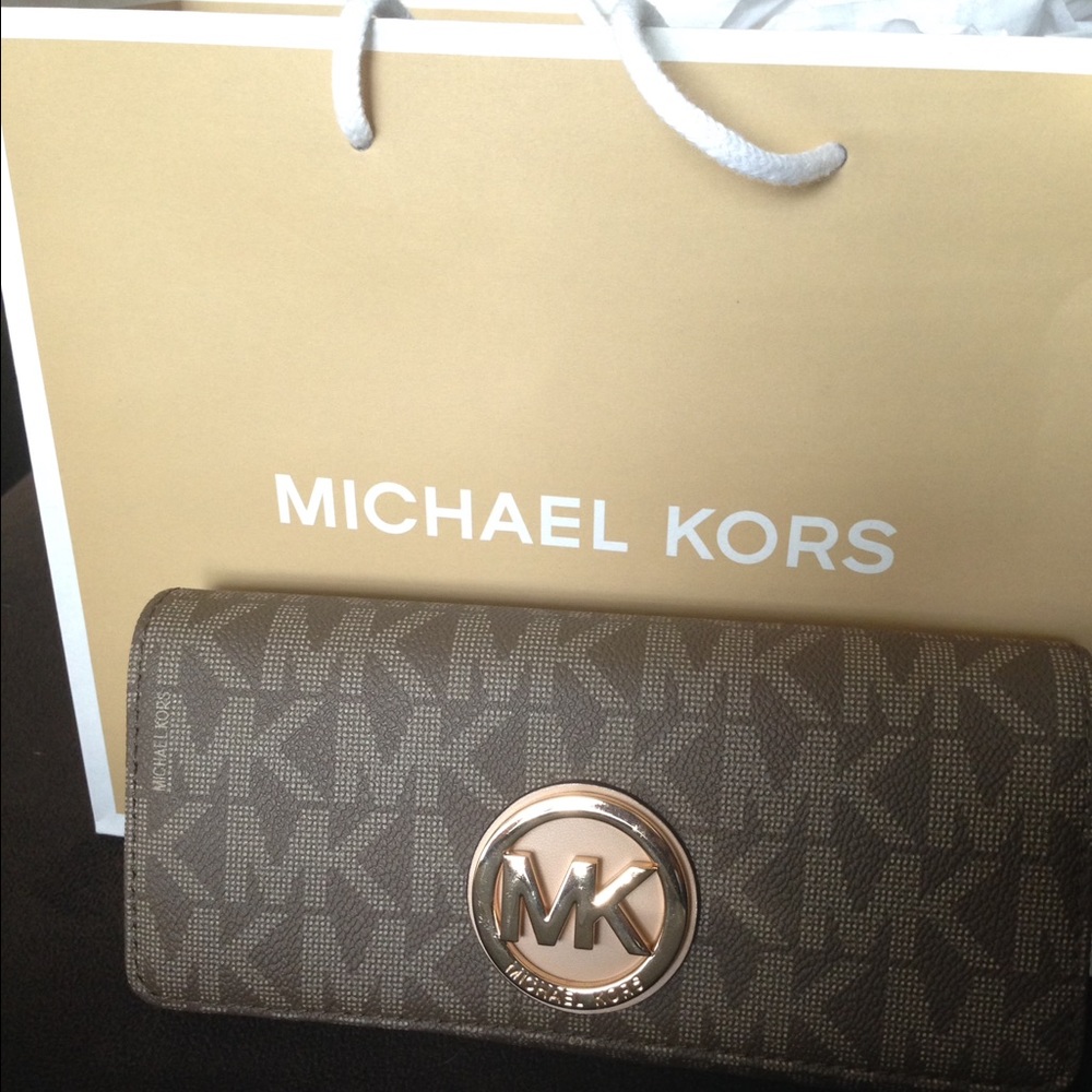 Michael Kors Jet Set Wallet Brand New