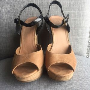 Aldo Black & Nude wedges