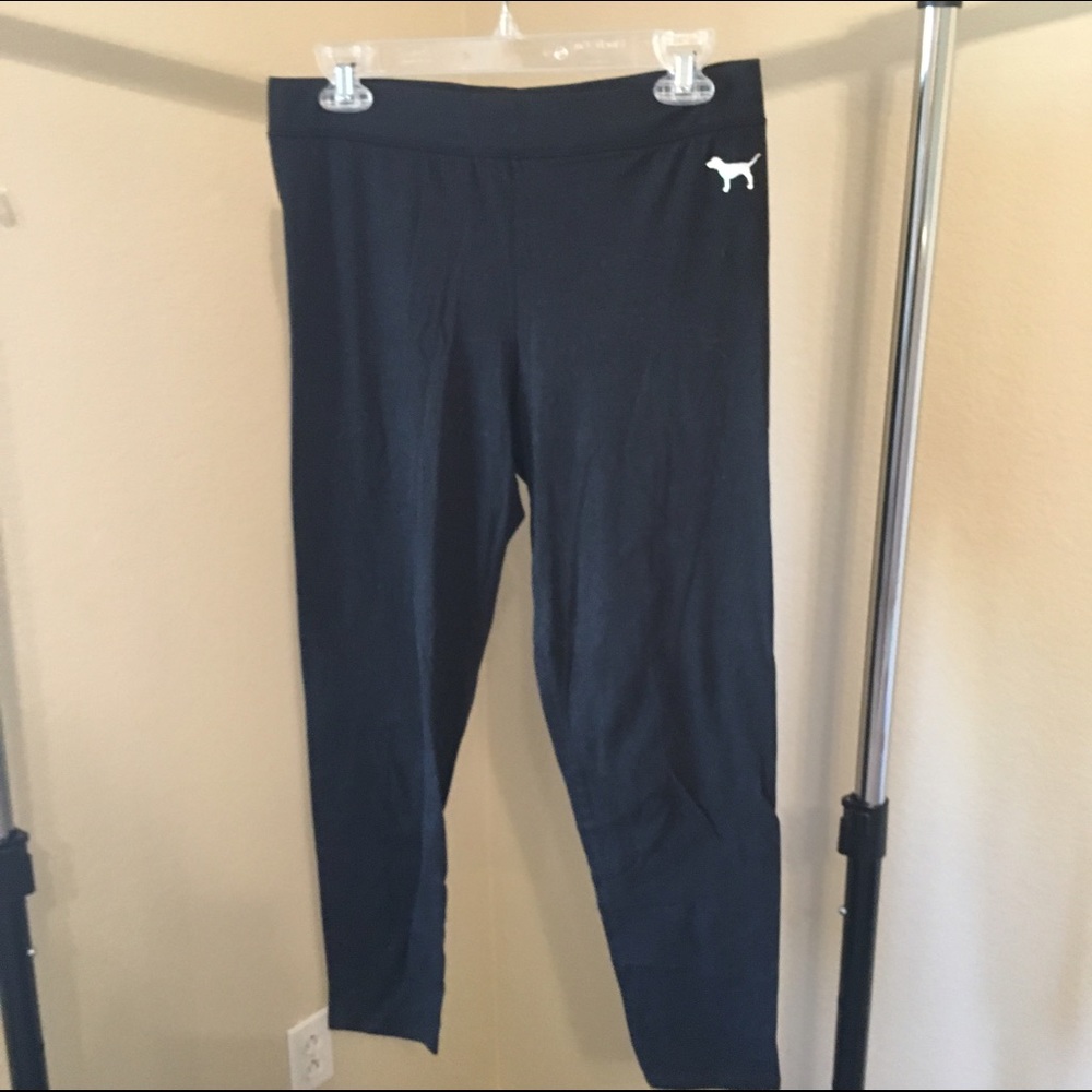 ❌SOLD on Merc❌Victoria Secret Black Leggings