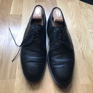 Allen Edmonds black leather dress shoes