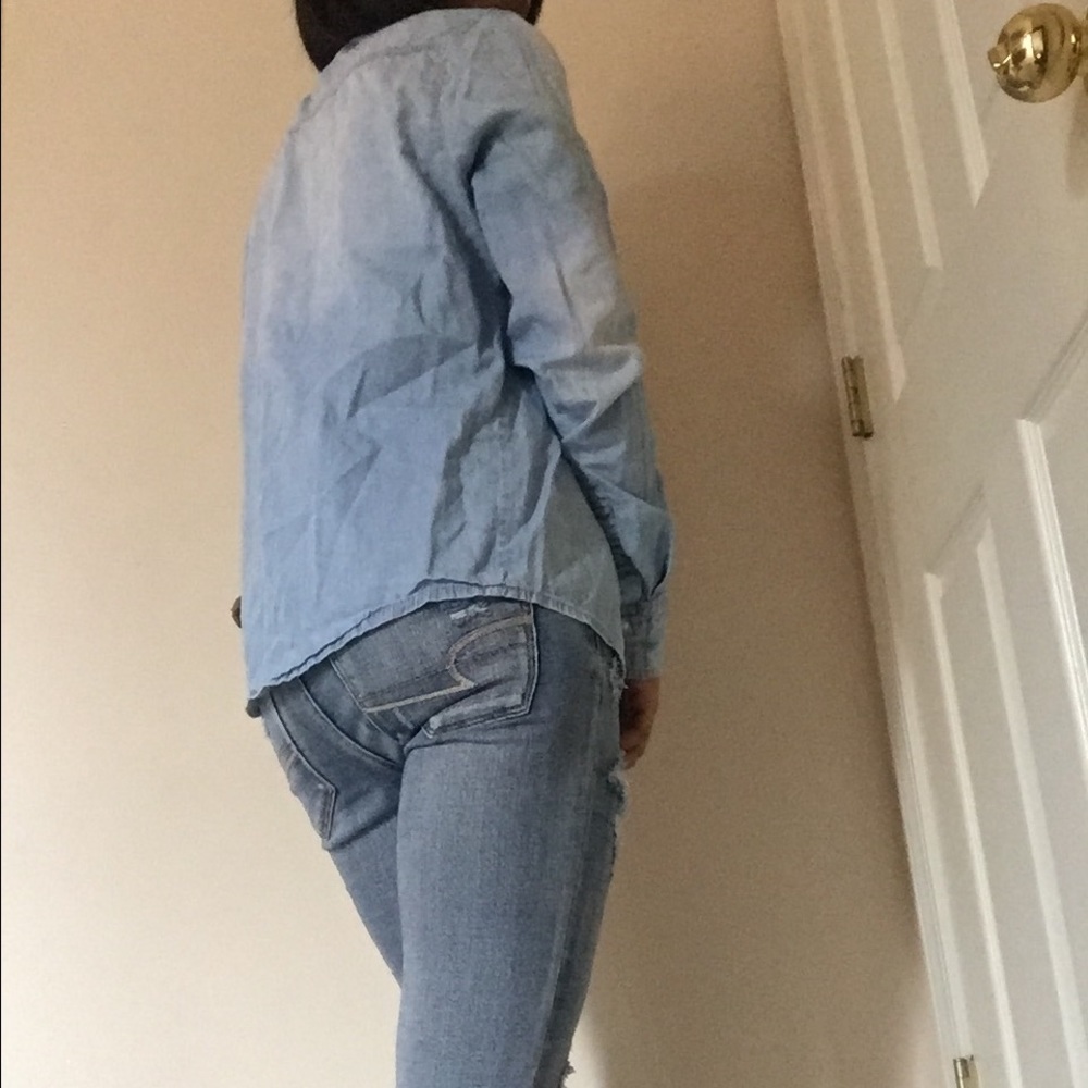 DENIM BUTTON DOWN 💋 - Picture 2 of 3