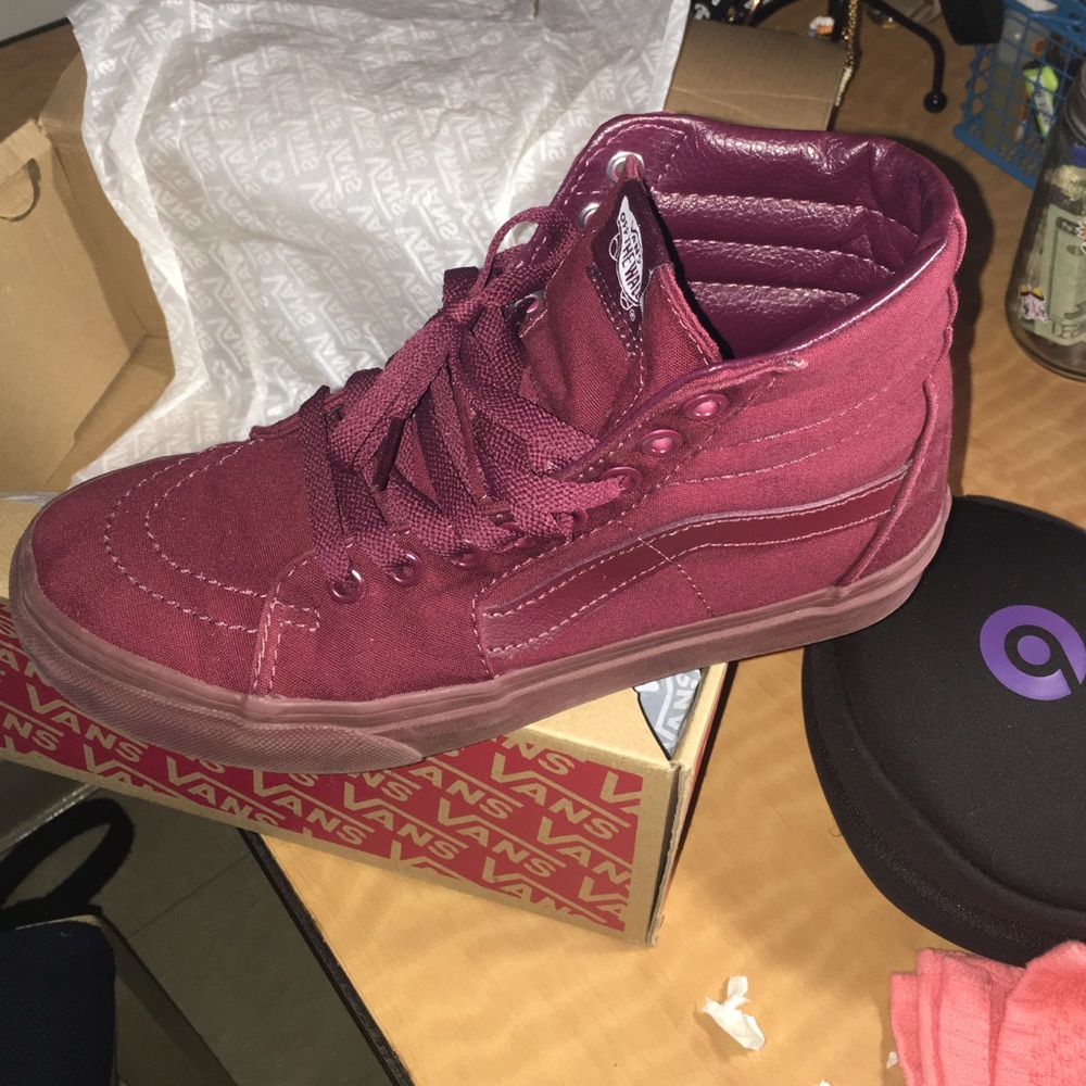 Maroon Vans Sk8 Hi