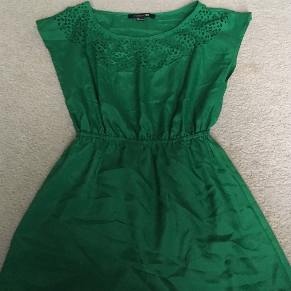 green dress