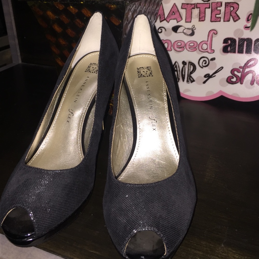 Anne Klein black heels