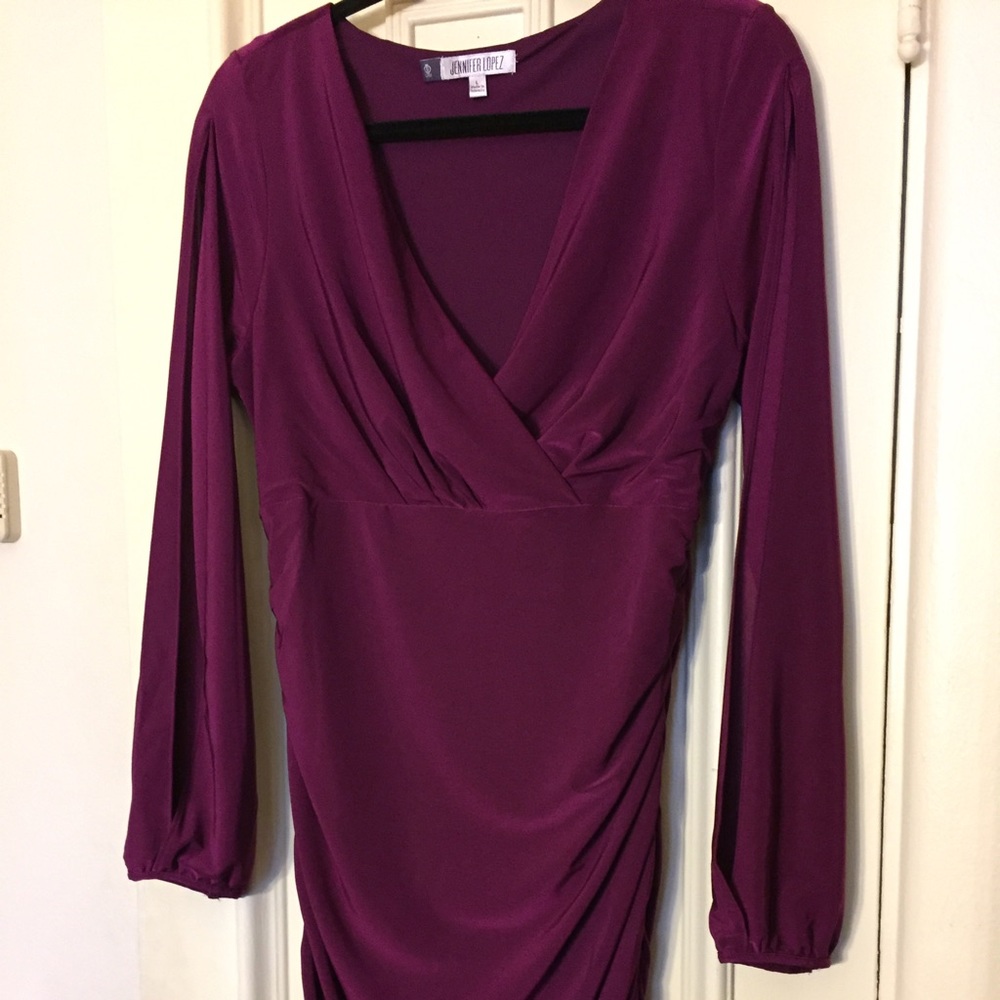 Jennifer Lopez raspberry/purple dress - Picture 2 of 4