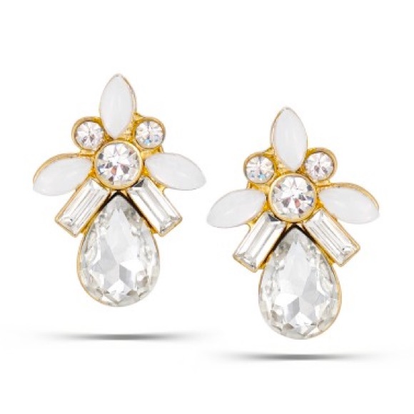 Beautiful Chic Stud CZ Earrings NWT - Picture 2 of 6