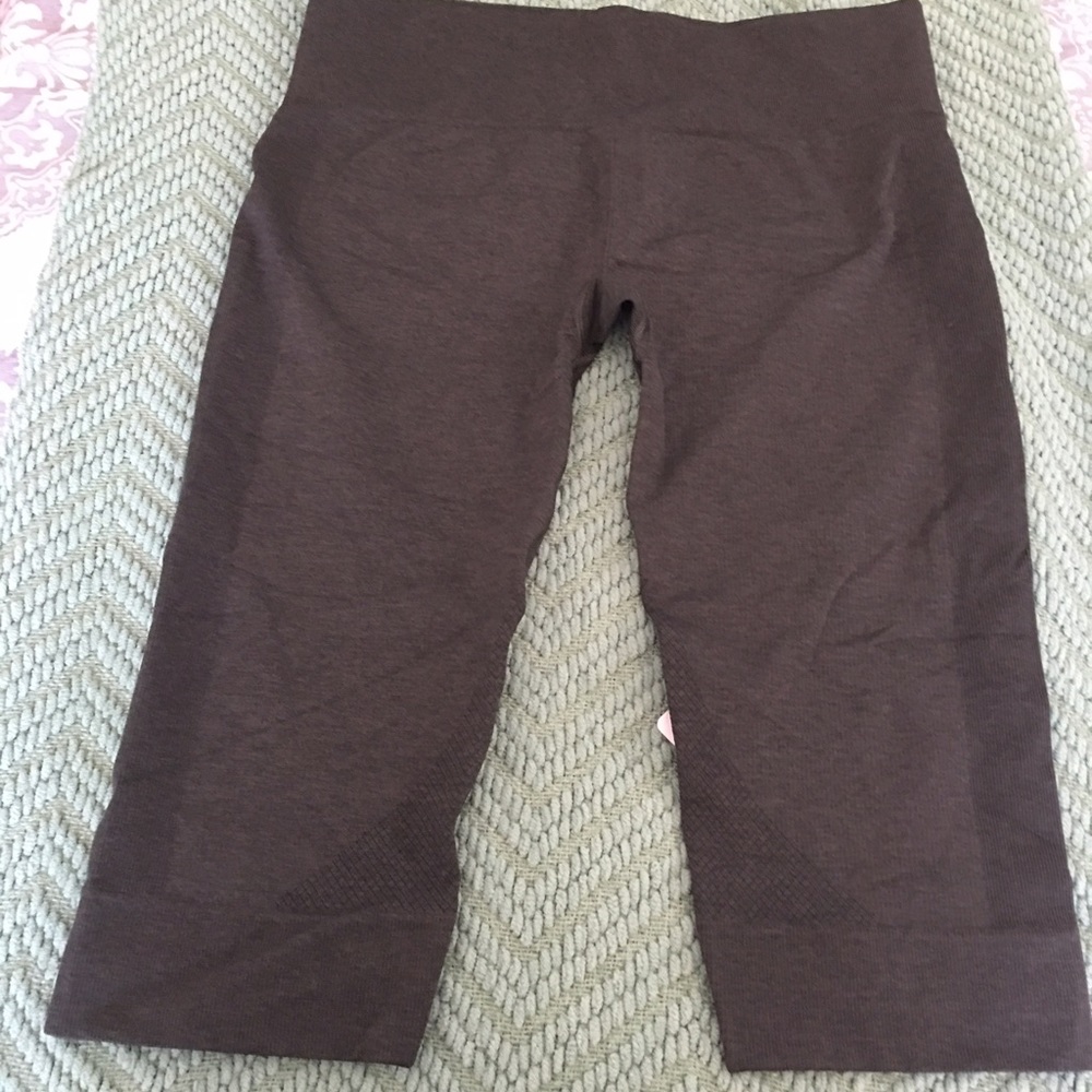 Seemlessly Street Crop by lululemon