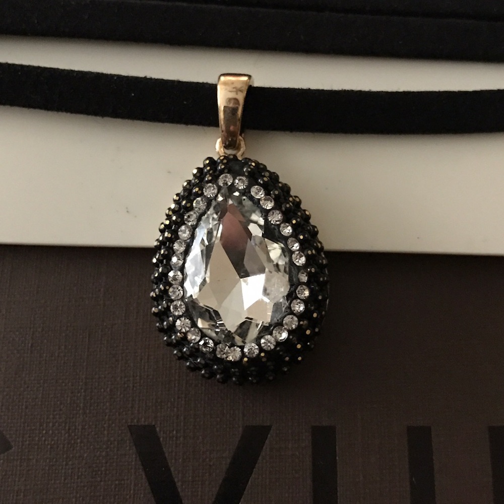 Choker - Picture 2 of 3