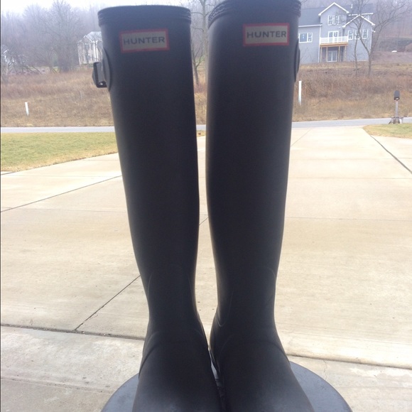 Black matte hunter boots!! Size 8 - Picture 1 of 3