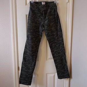 Modern fit camo pants