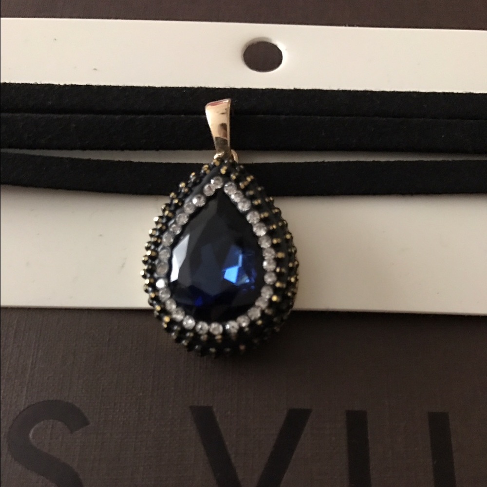 Choker - Picture 2 of 3