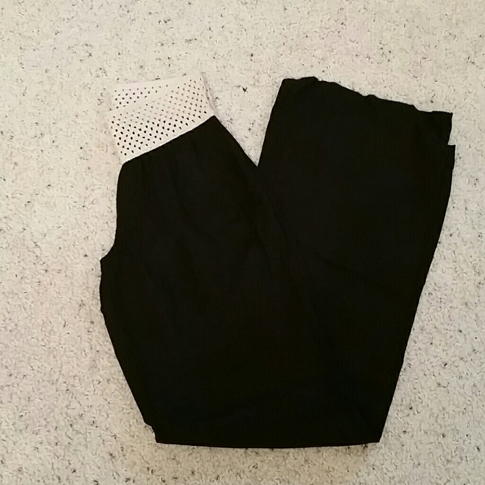 2B BEBE LINEN PANTS NWT