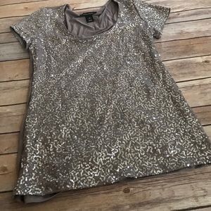 Closing shop 🚫 White House Black Market Top