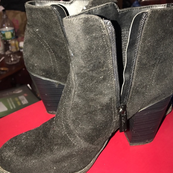 Shoes - Picture 1 of 4