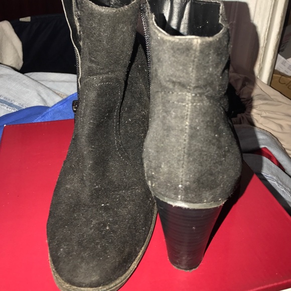 Shoes - Picture 4 of 4