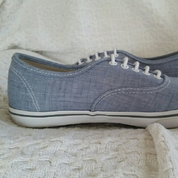 Vans - Picture 2 of 3