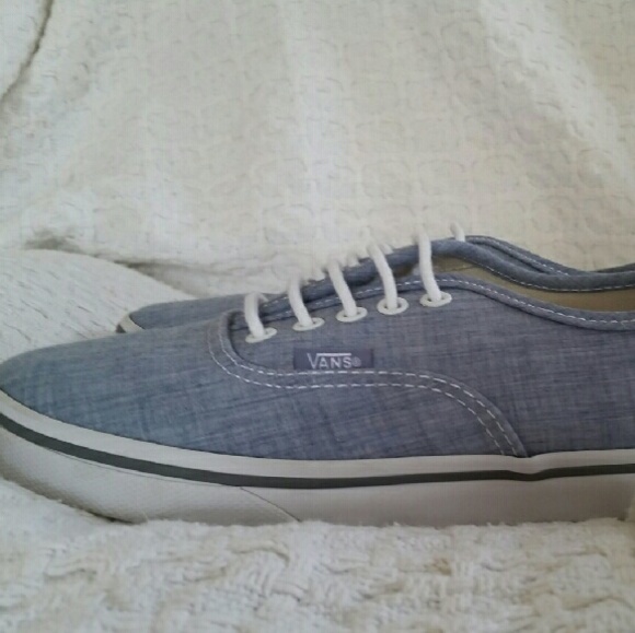 Vans - Picture 3 of 3