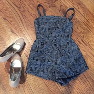 Grey patterned romper