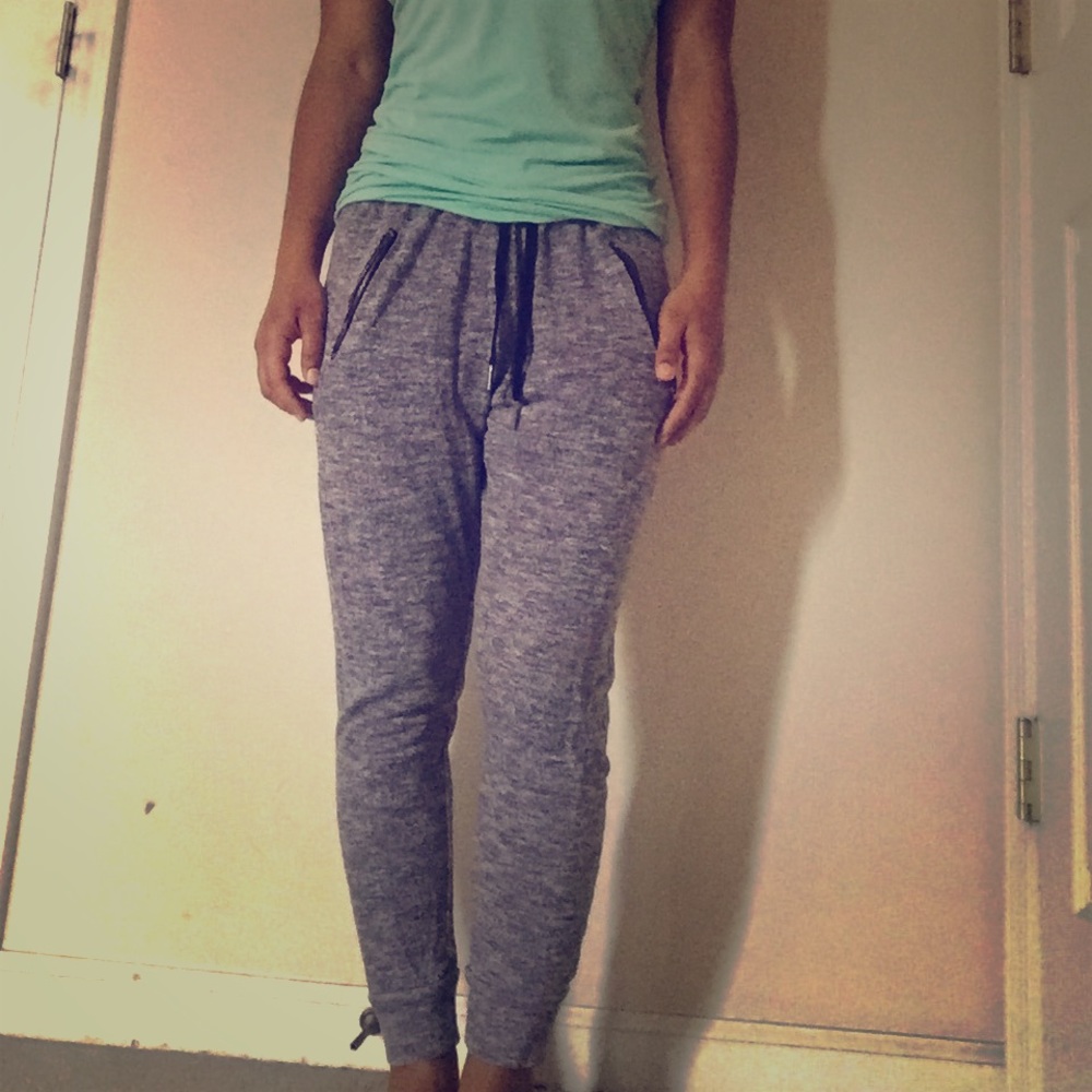 GRAY JOGGERS😘
