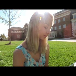 Meet your Posher, Lauren