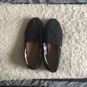 Classic Black 8.5M Toms