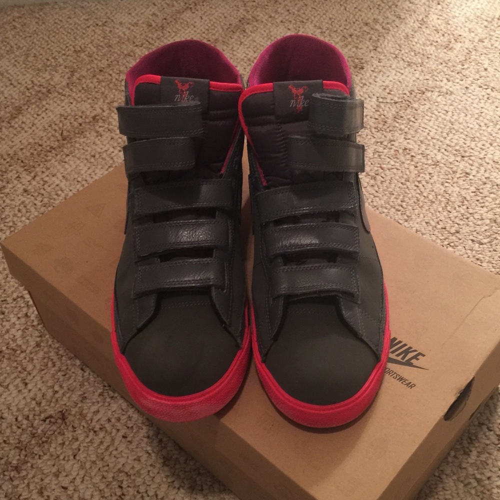 Nike Dynasty81 Hi size 11 LOOK BRAND NEW!!!