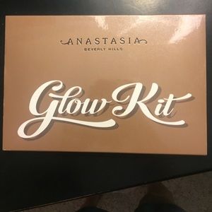 Anastasia Beverly Hills Glow Kit