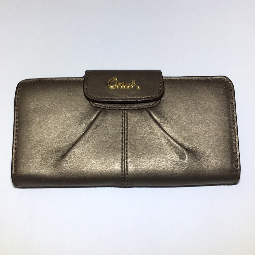 Coach wallet 🆕