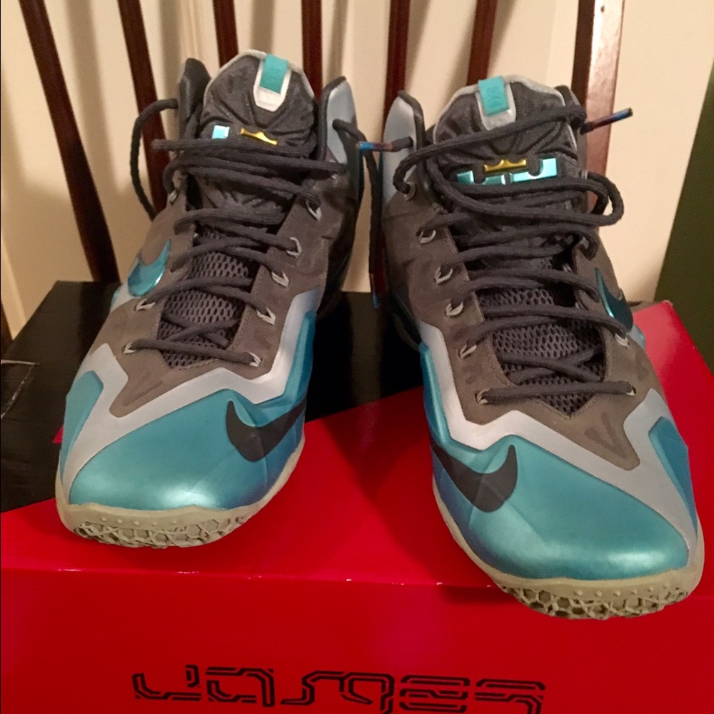 Nike Lebron 11