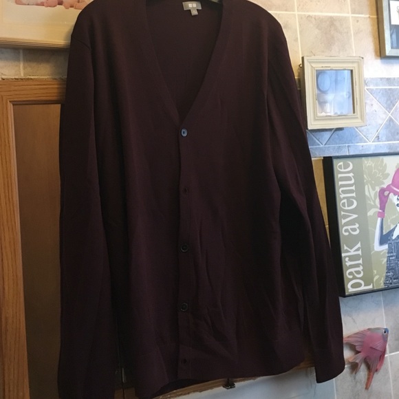 Uni qlo sweater - Picture 2 of 4