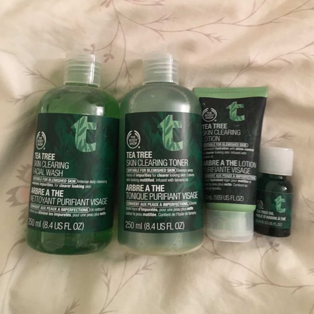 New The Body Shop Tea Tree Skin Clearing Set