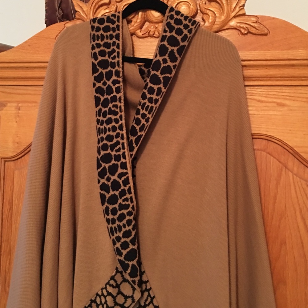 Beautiful animal print sweater shawl shirt