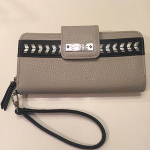 Jessica Simpson Tan & Black wristlet