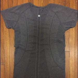 Lulu lemon grey short sleeve top