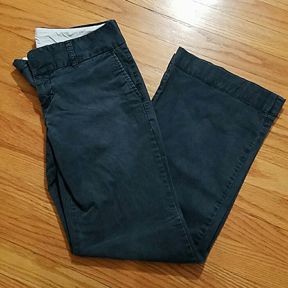 GAP Navy wideleg khakis size 4 ankle