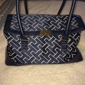 PRICE DROP Navy Tommy Hilfiger shoulder bag